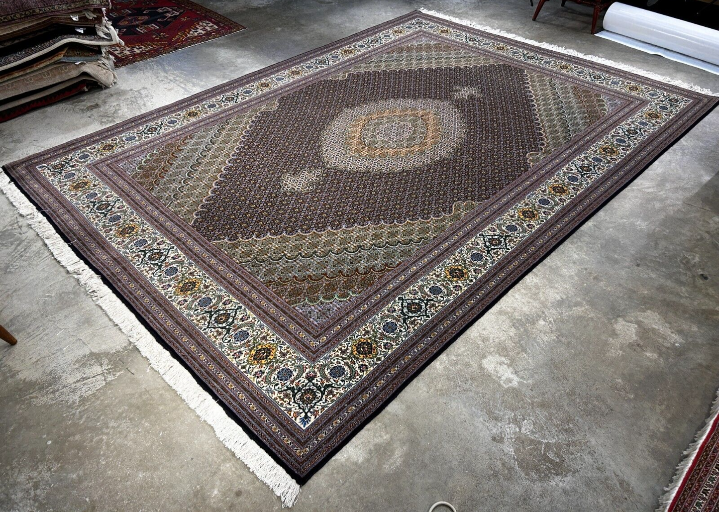 8'3"x11'6" Fine Hand-Knotted Wool & Silk Oriental Rug - Area Carpet