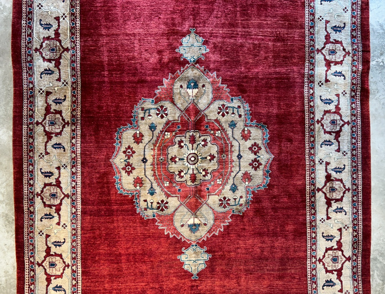 8'10"x11'8" Hand-Knotted 100% Wool Pile Tabrize Rug
