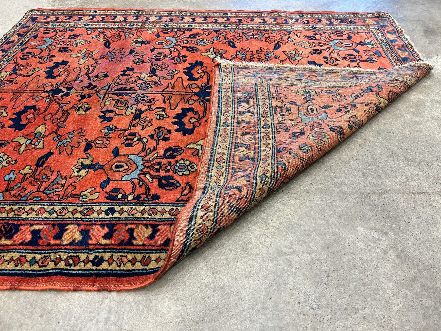 Collector Antique - 3'6"x4'4" Hand-Knotted 100% Wool Pile Sarouke Lilian Rug