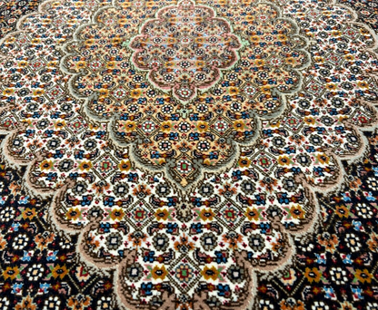 5'6"x7'8" Fine Hand-Knotted Wool & Silk Blend Tabrize Mahi Carpet - Area Rug