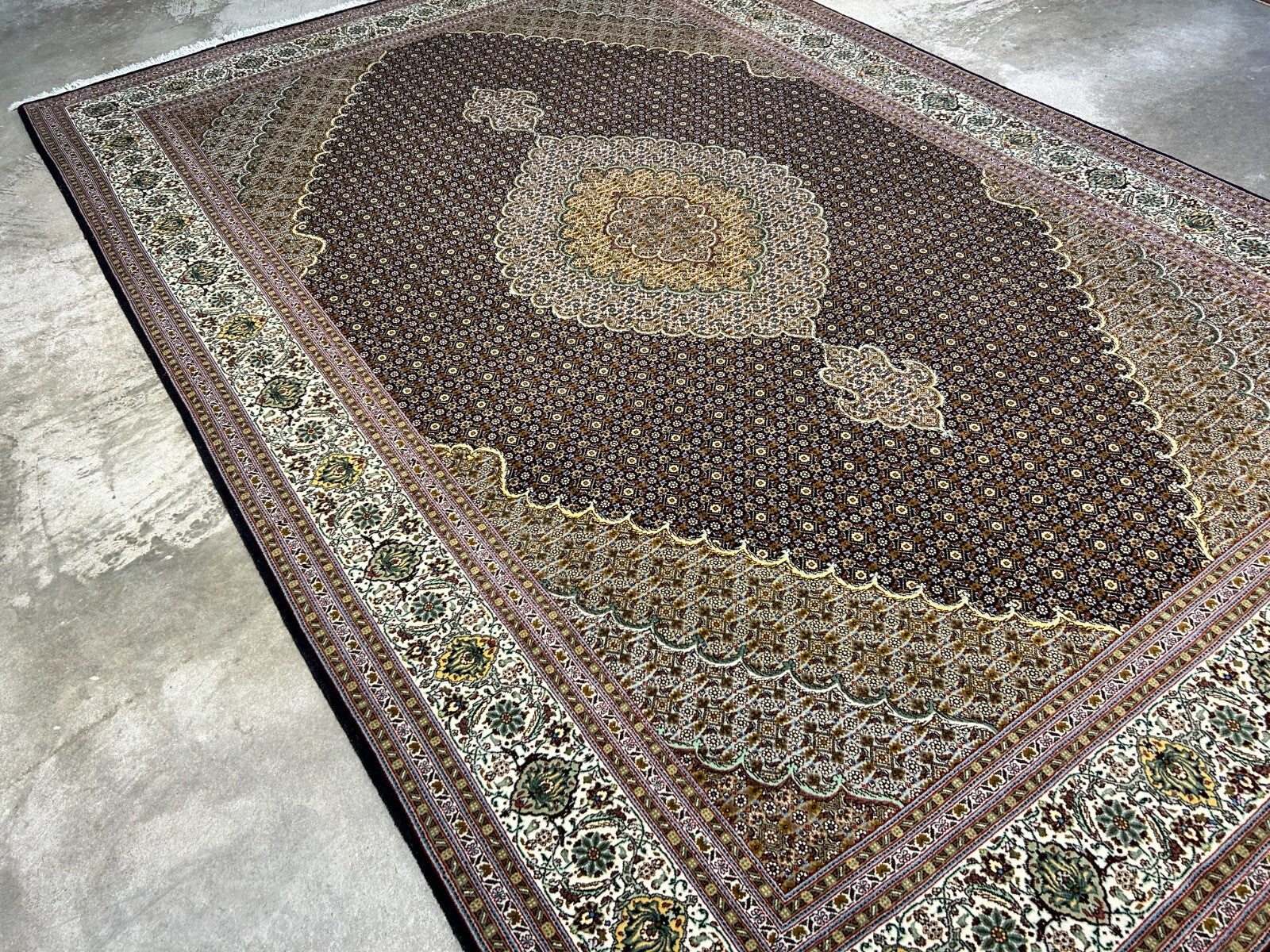 6'10"x10'5" Fine Hand-Knotted Wool & Silk Blend Tabrize Mahi Carpet - Area Rug