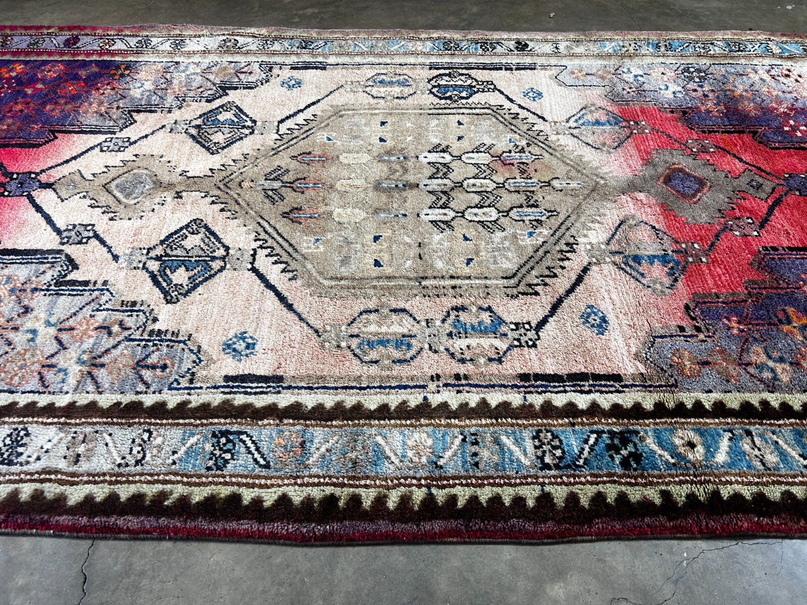 5'1" x 8'10" Hand-Knotted 100% Lamb Wool Carpet - Mousele Area Rug