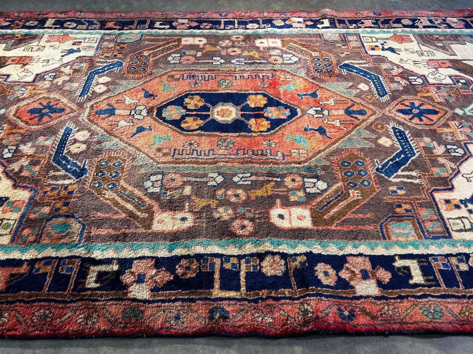 4'9" x 7'10" Hand-Knotted 100% Wool Pile Nahavande Area Rug