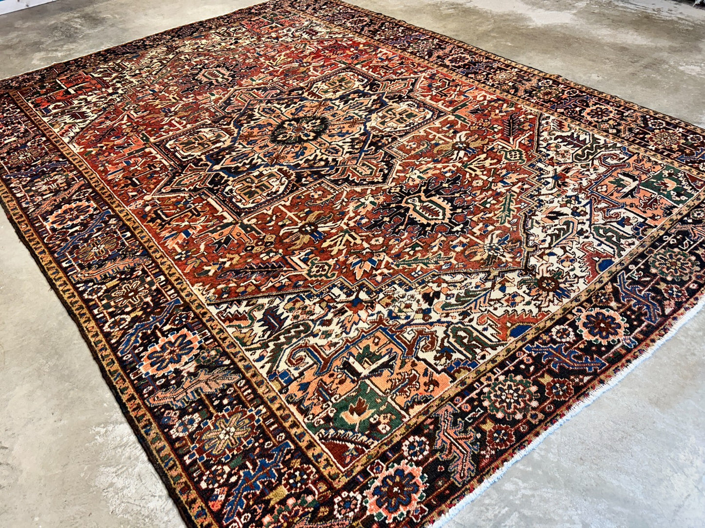 8'6"x11'6" Hand-Knotted 100% Wool Pile Herize Rug