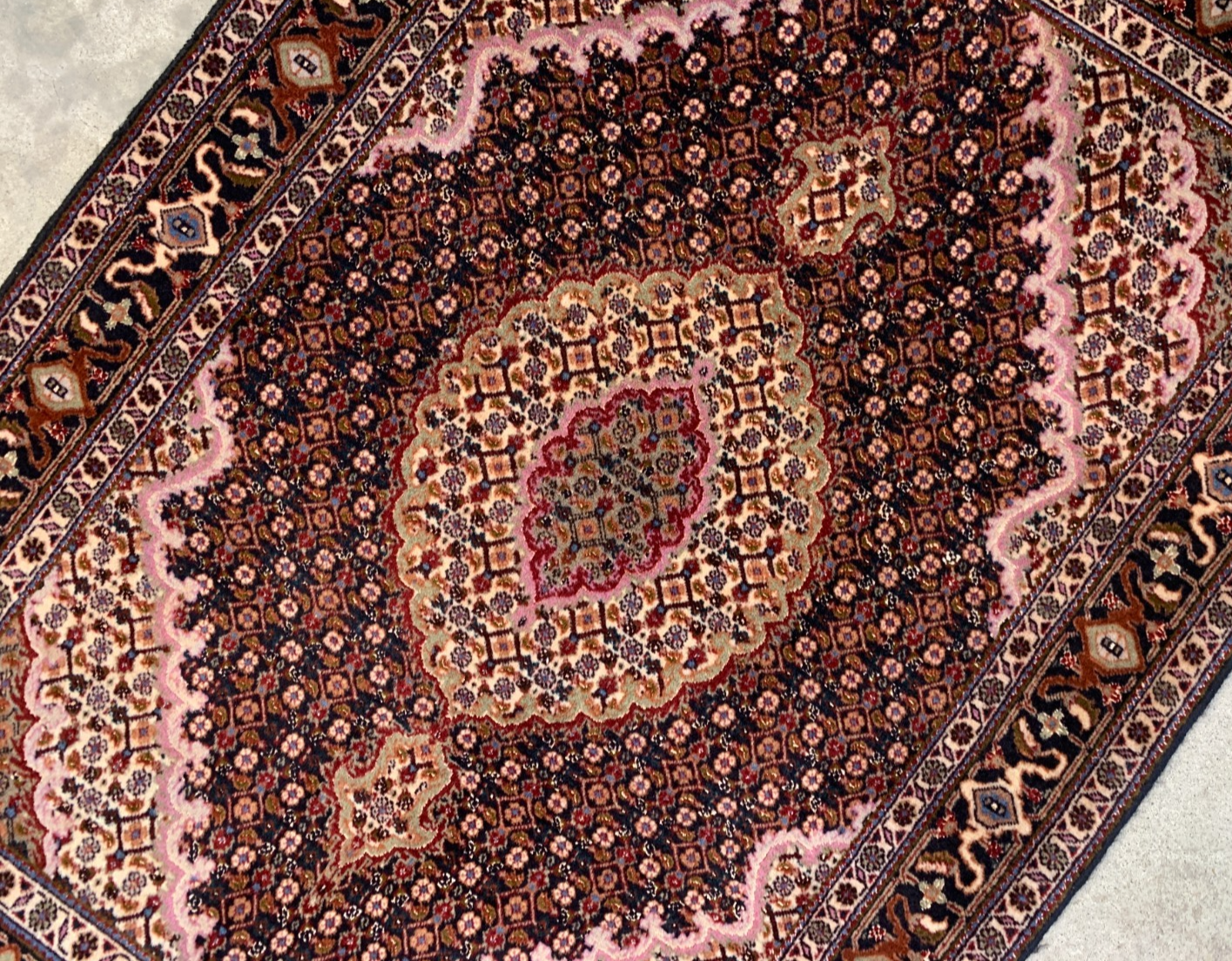 3'3"x5'1'' Hand-Knotted Silk & Wool Tabrize Area Rug - Area Carpet