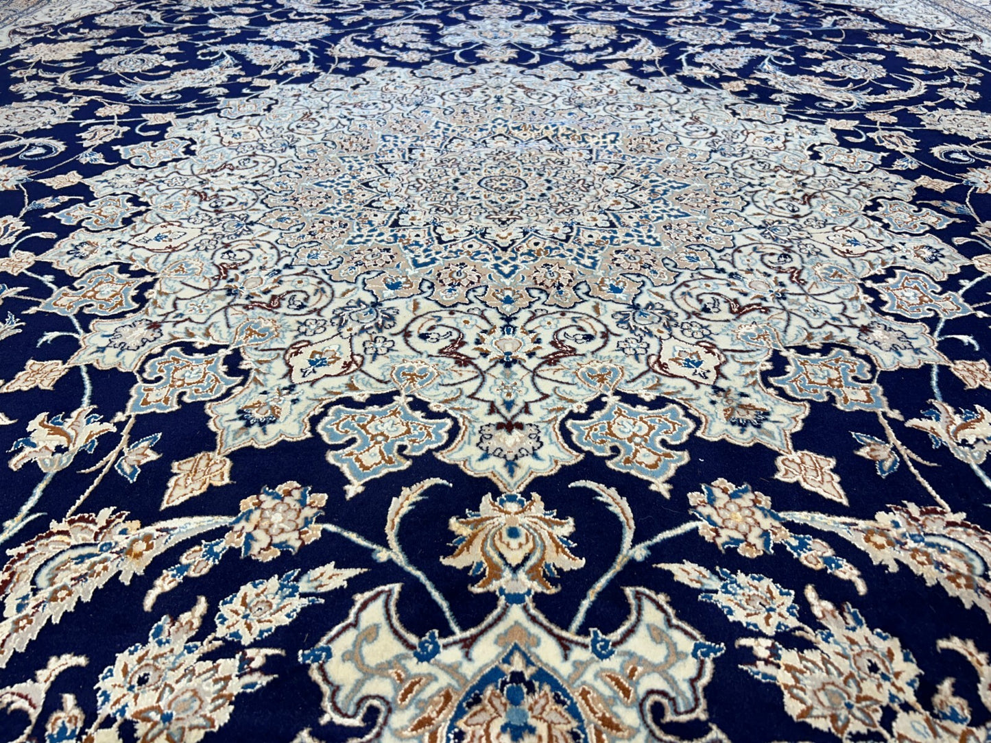 10'4"x14'3" Fine Hand-Knotted Wool & Silk Naine Rug