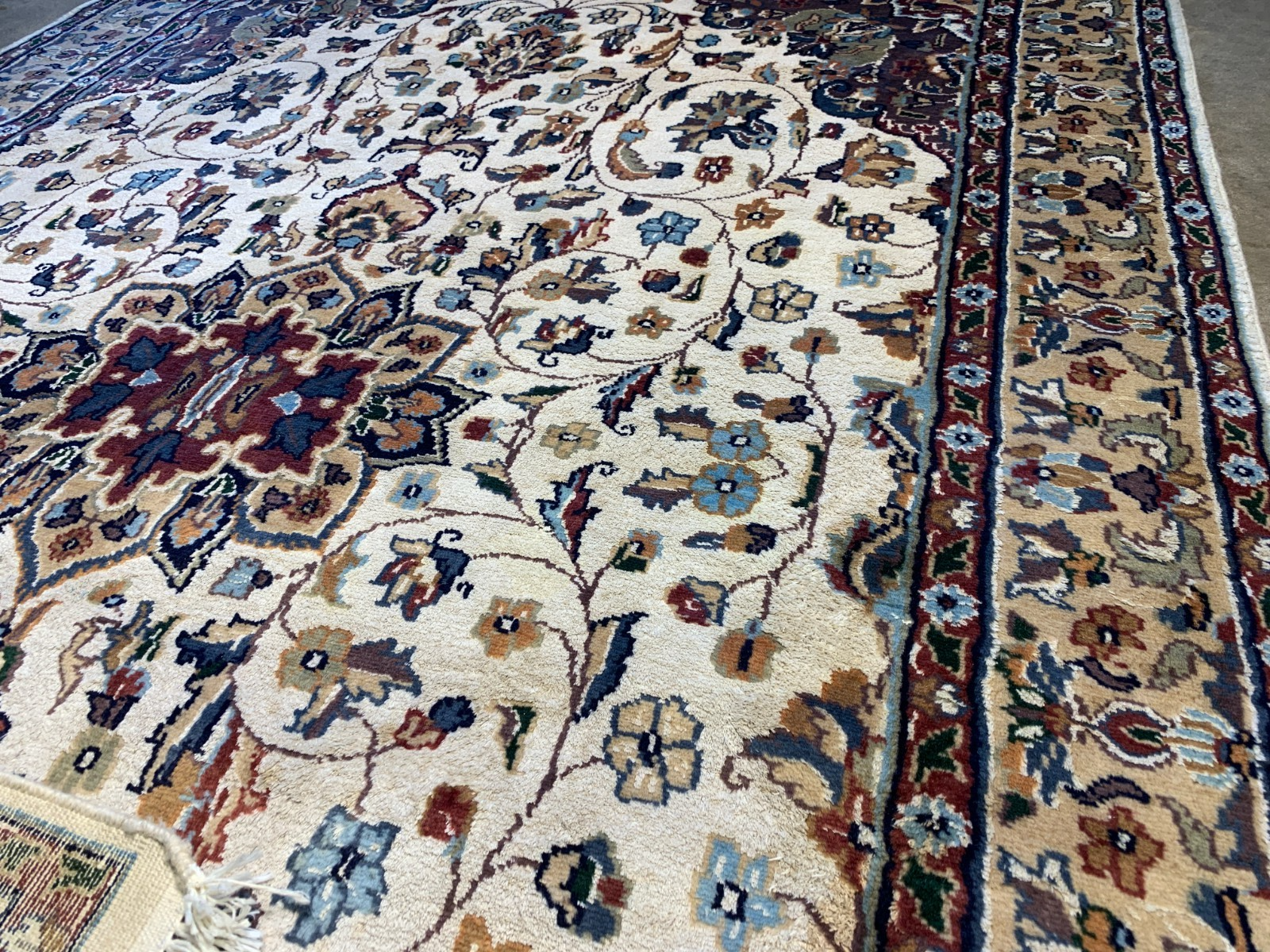 4'11"x8' Hand-Knotted 100% Kashmiri Silk Oriental Rug