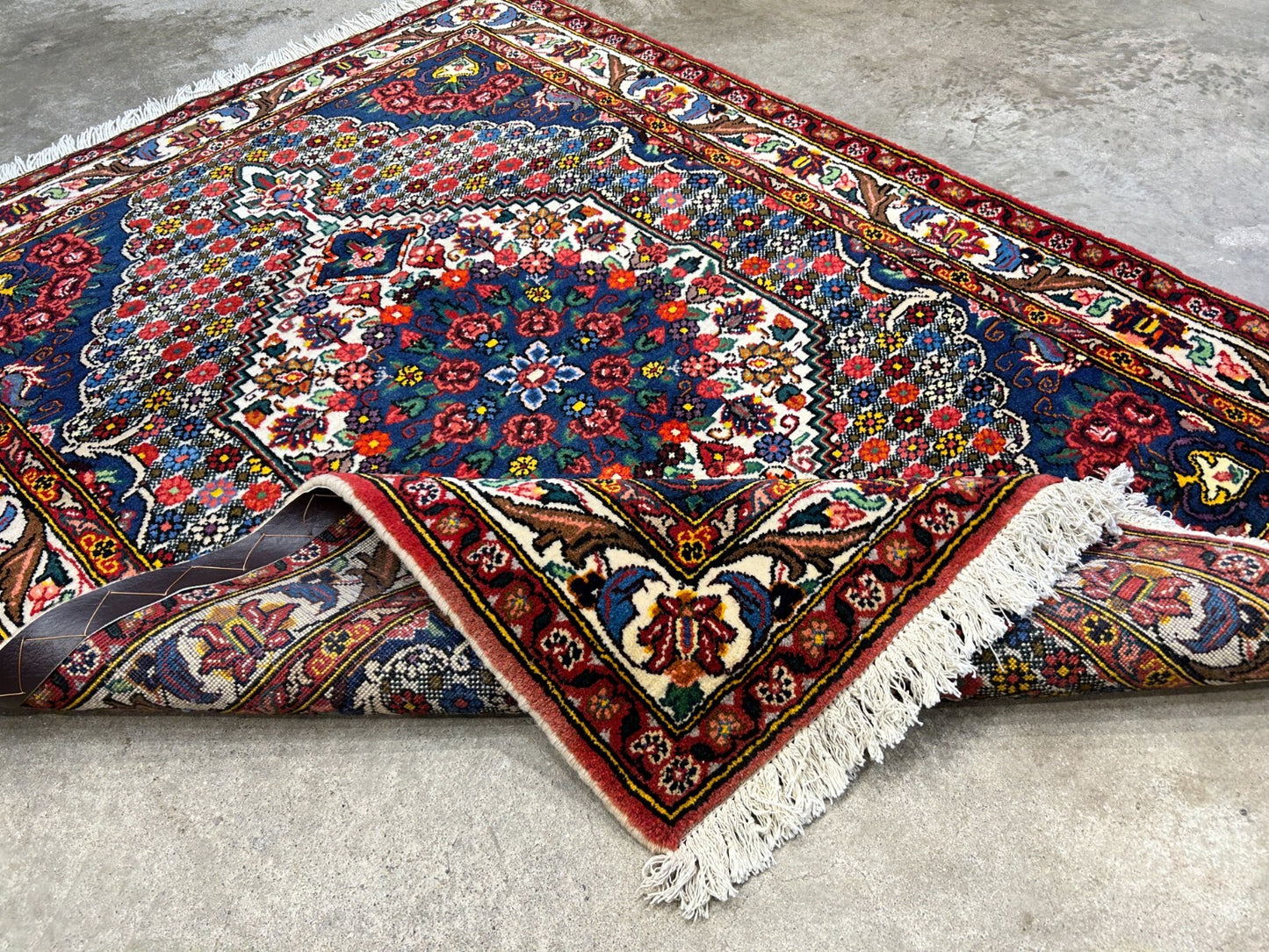 3'5"x5'2" Hand-Knotted 100% Lamb Wool Bakhtiarie Area Rug
