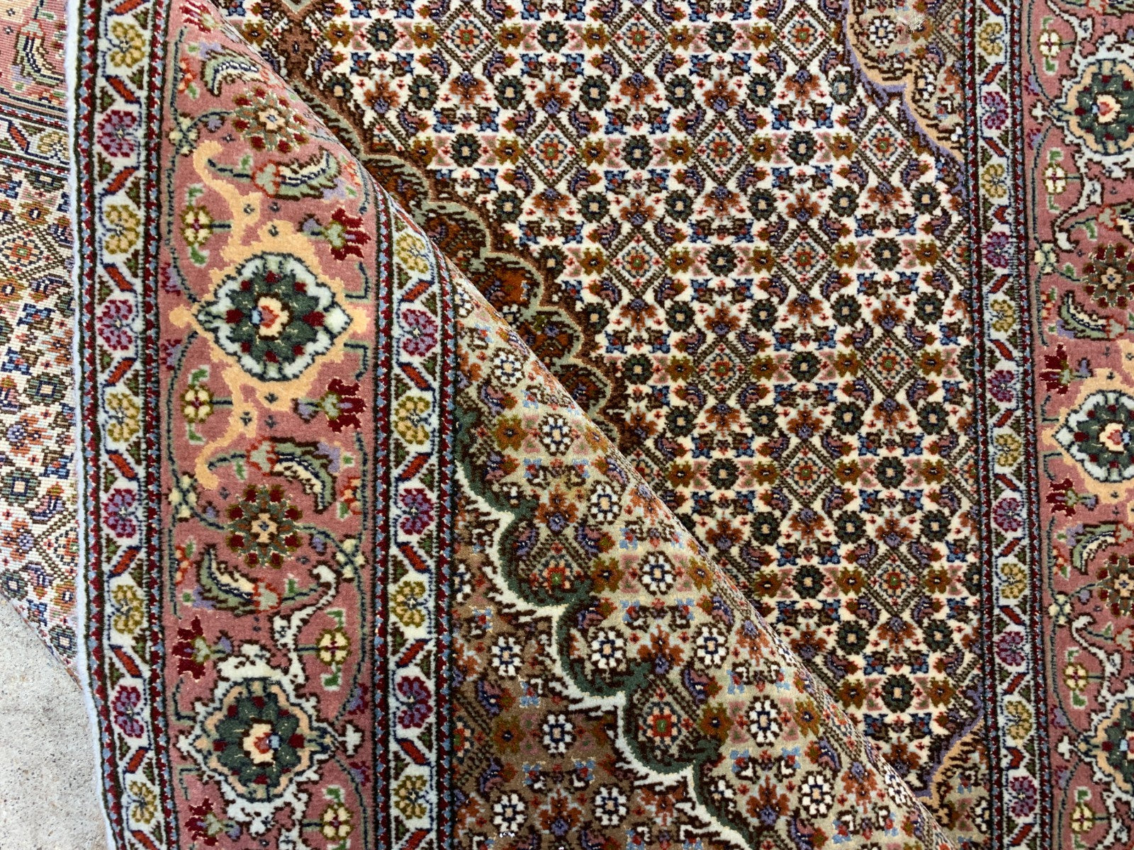 3'5"x4'10" Hand-Knotted Wool & Silk Tabrize Mahi Rug