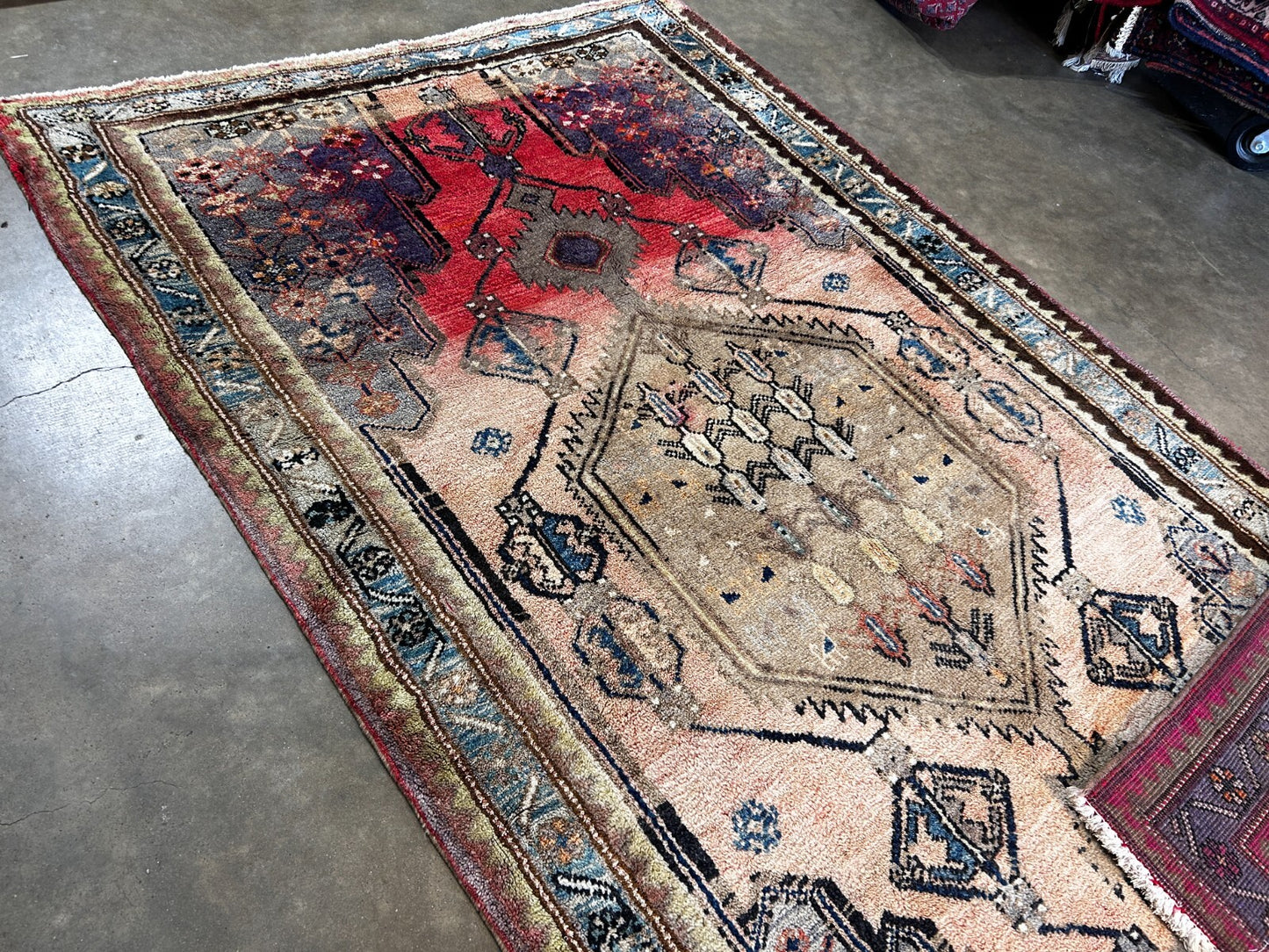 5'1" x 8'10" Hand-Knotted 100% Lamb Wool Carpet - Mousele Area Rug