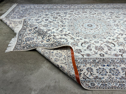 8'4"x12'1" Extra Fine Hand-Knotted Wool & Silk Naine Rug