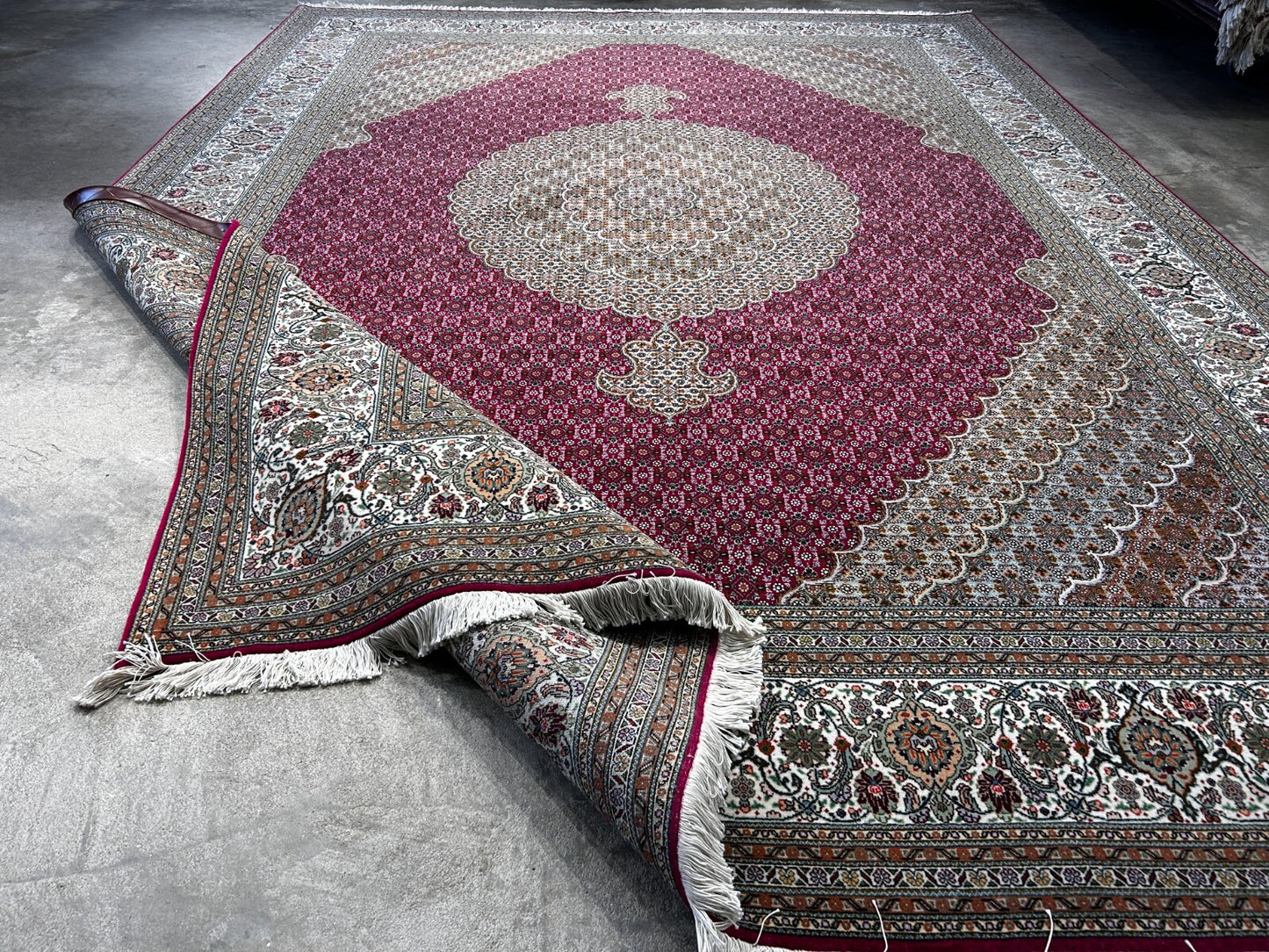 8'2"x11'6" Fine Hand-Knotted Wool & Silk Oriental Rug - Area Carpet