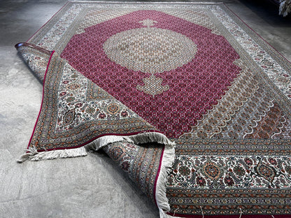 8'2"x11'6" Fine Hand-Knotted Wool & Silk Oriental Rug - Area Carpet