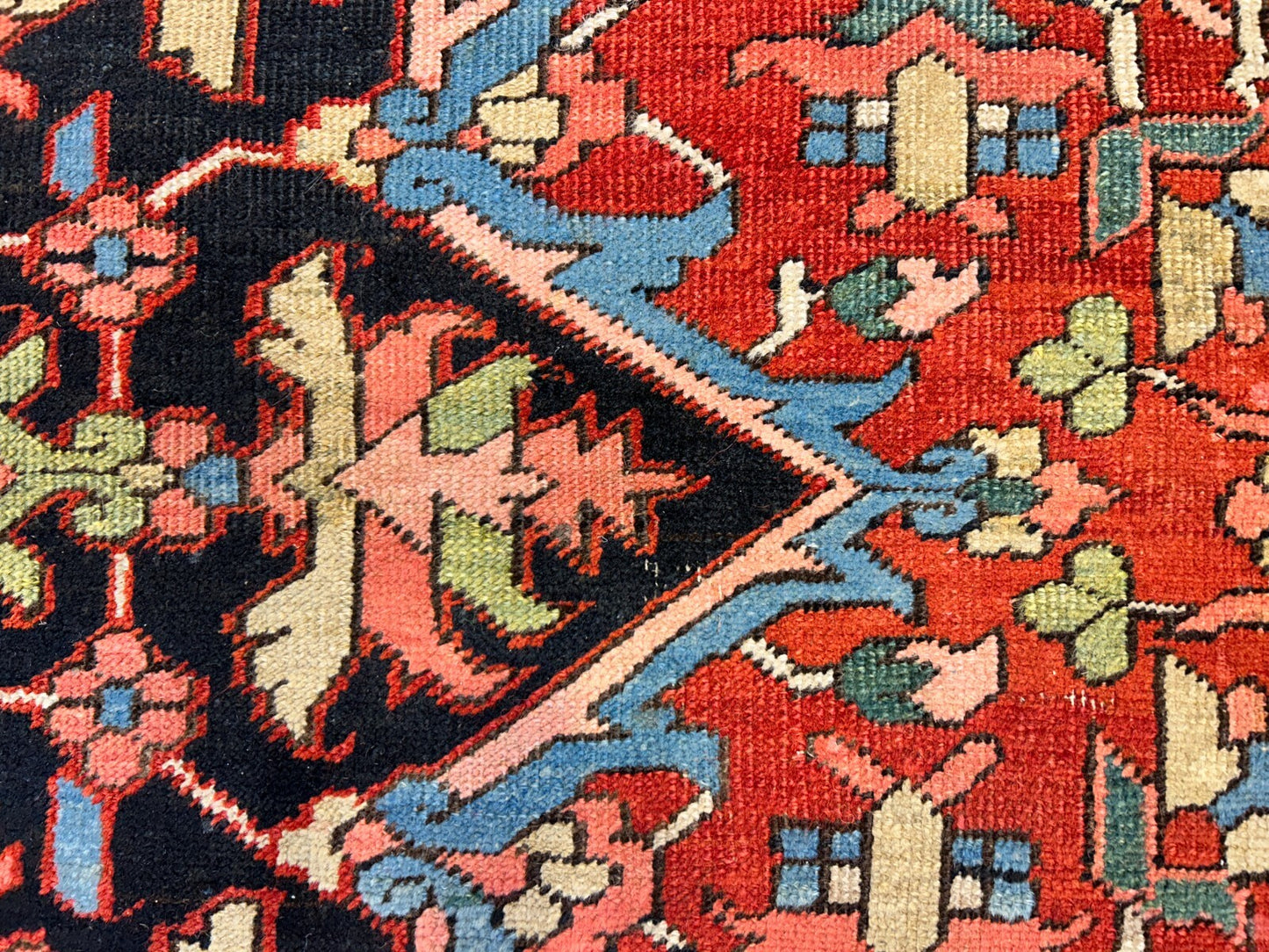 Collector Item - 9'6"x12' Antique Fine Lamb Wool Herize Serapy Hand-Knotted Rug