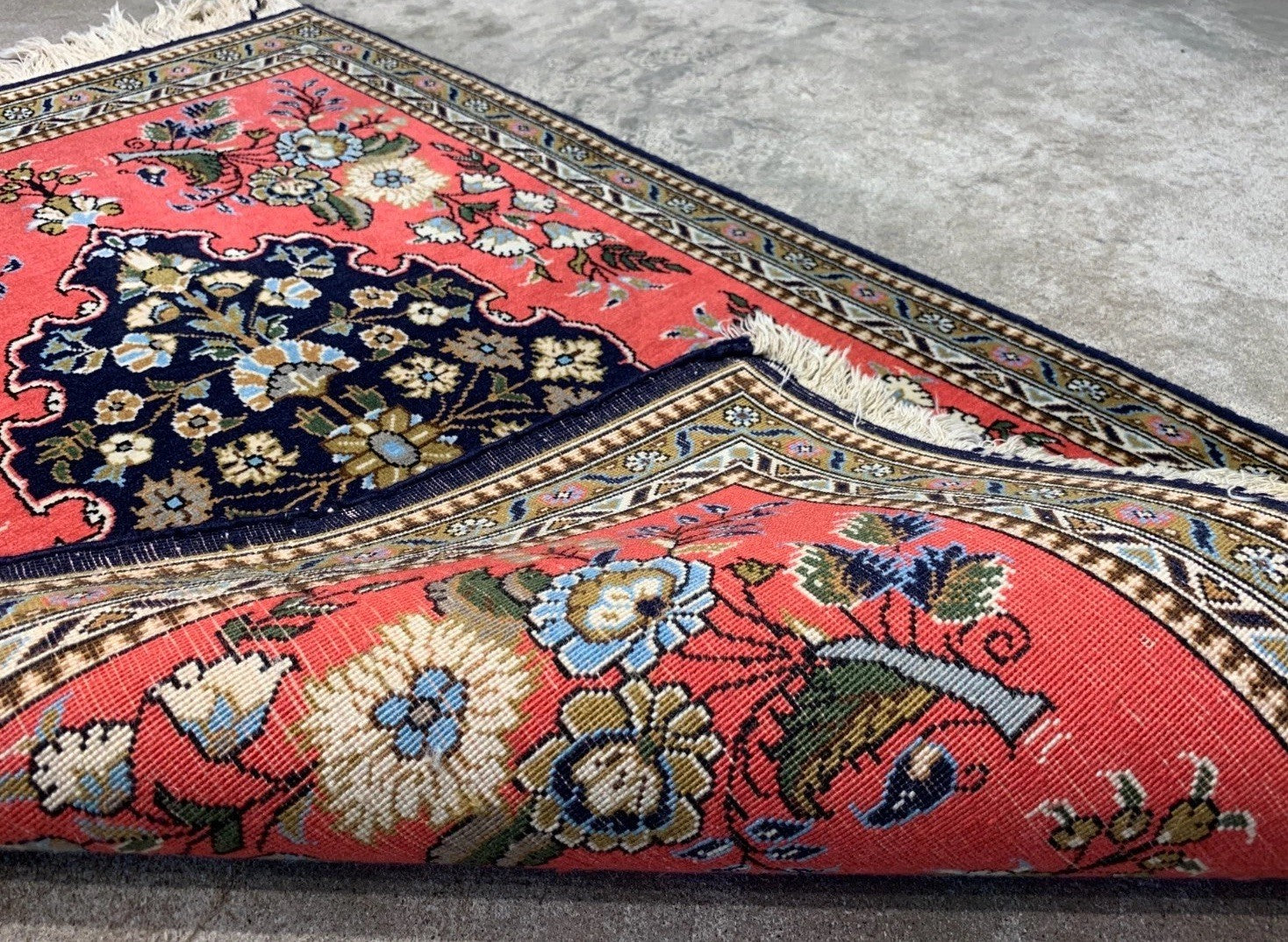 2'x3' Very Fine Hand-Knotted 100% Wool Qume Rug