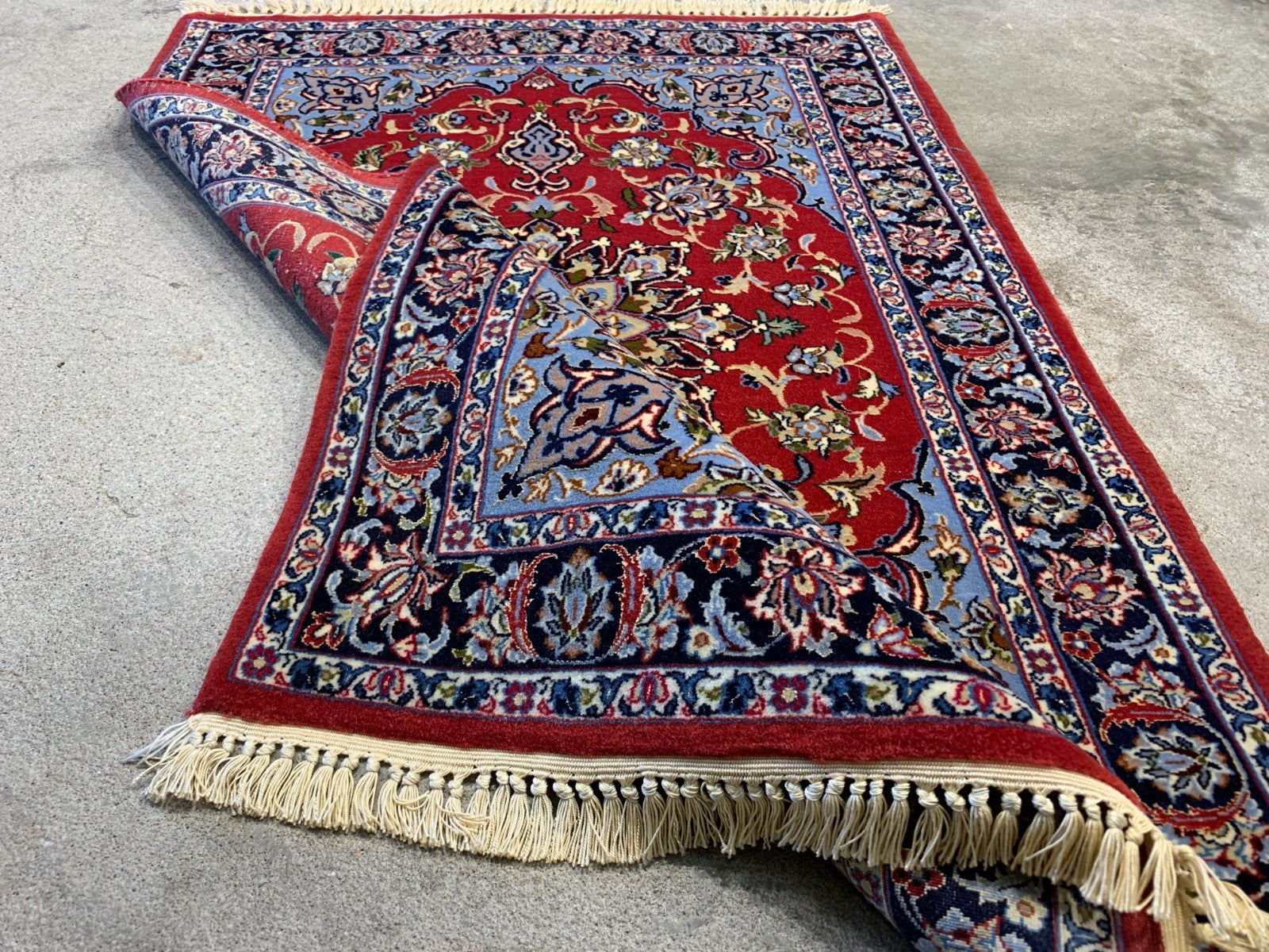 2'4"x3'3" Fine Hand-Knotted Wool & Silk Isfahane Mahi Rug