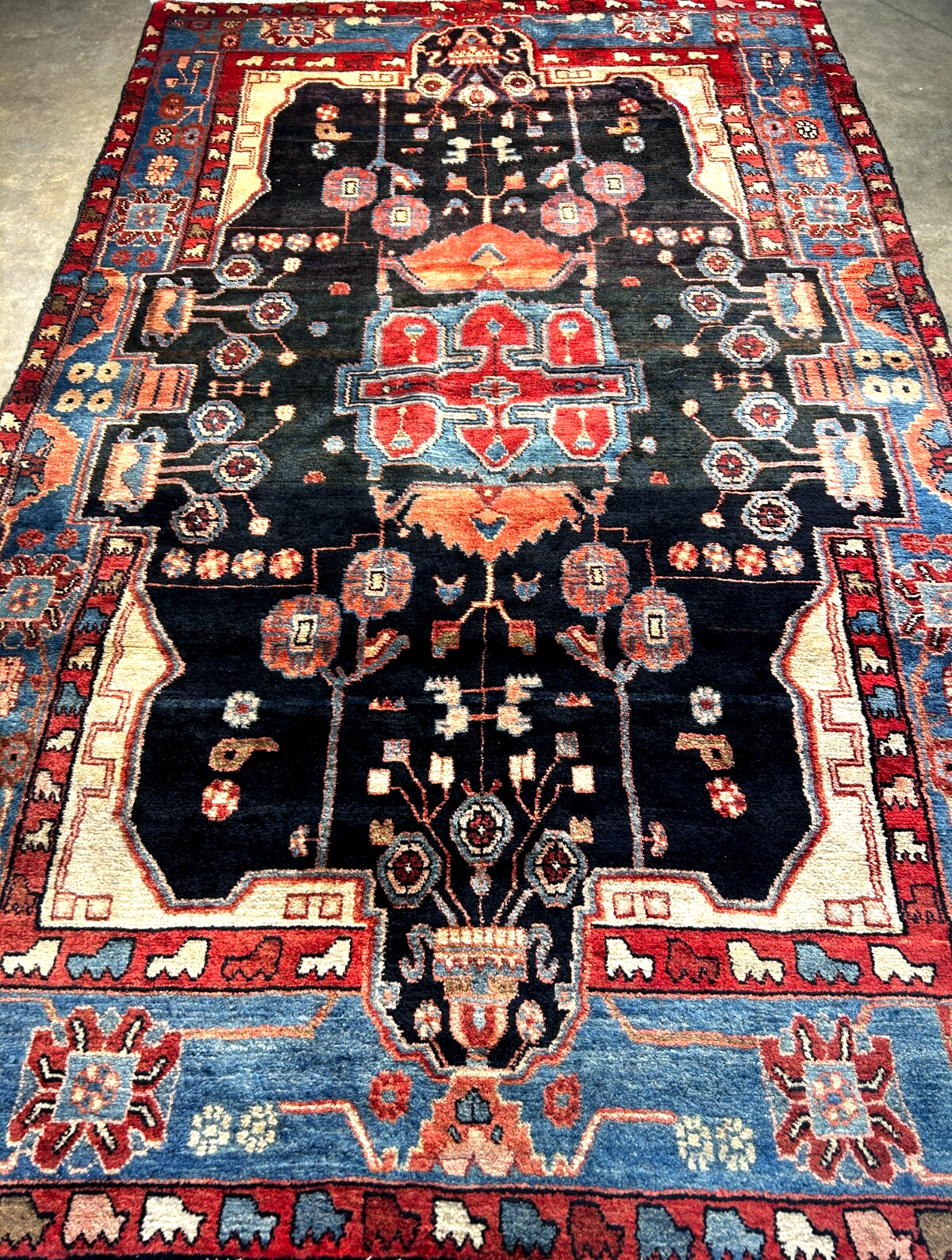 4'0" x 7'8" Hand-Knotted 100% Wool Pile Nahavande Area Rug