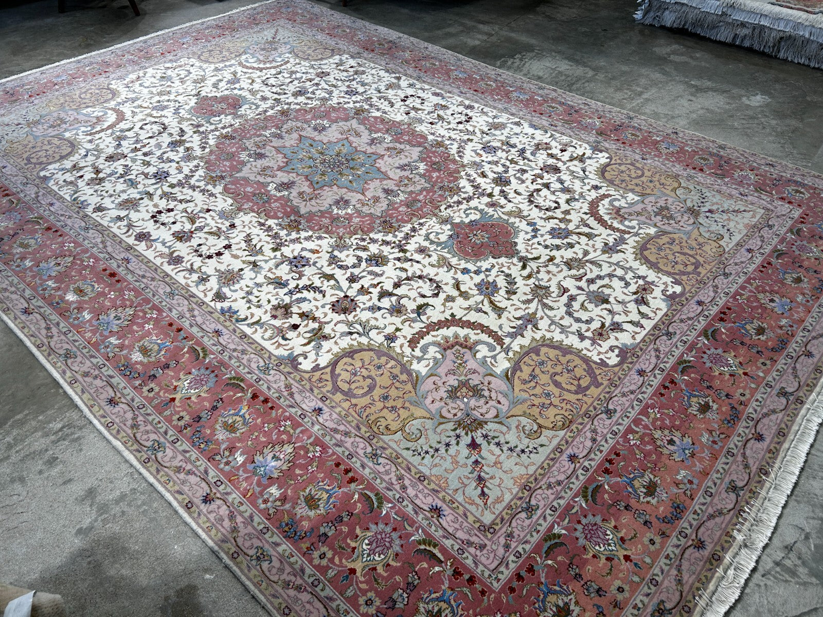 8'4"x11'3" Very Fine Hand-Knotted Wool & Silk Oriental Rug - Area Carpet