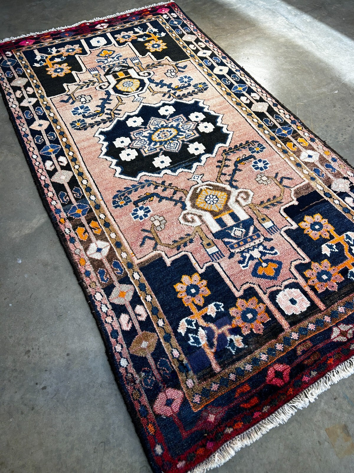 4'1" x 7'9'' Hand-Knotted 100% Wool Hamadane Area Rug