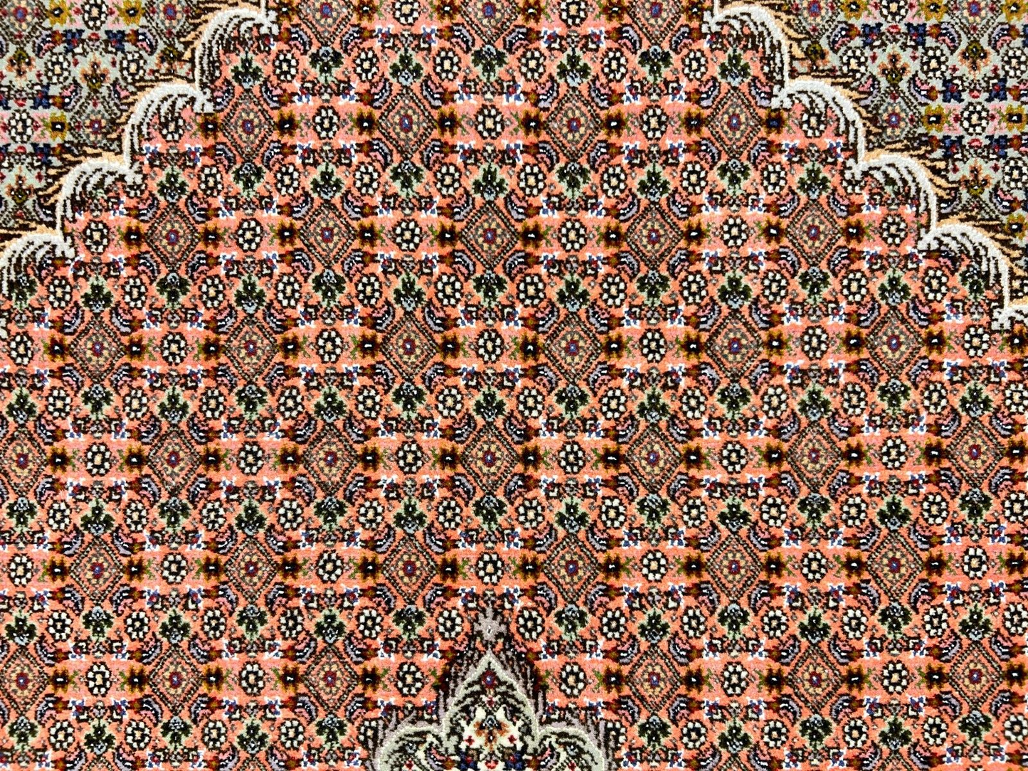 6'10"x10'1" Fine Hand-Knotted Wool & Silk Blend Tabrize Mahi Carpet - Area Rug