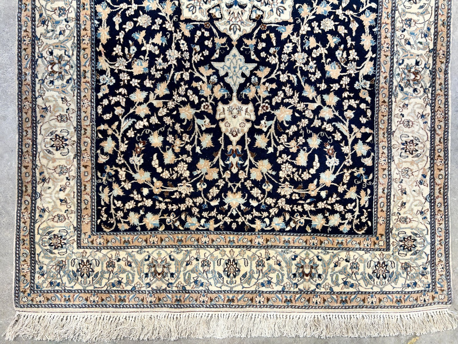 Collector Item - Very Fine 4'2"x6'3" Antique Hand-Knotted 100% Wool Naine Rug