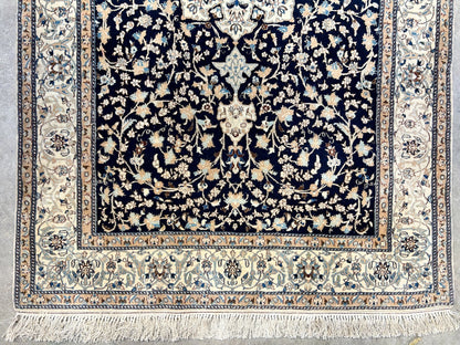 Collector Item - Very Fine 4'2"x6'3" Antique Hand-Knotted 100% Wool Naine Rug