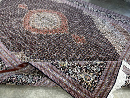 8'3"x11'2" Fine Hand-Knotted Wool & Silk Oriental Rug - Area Carpet