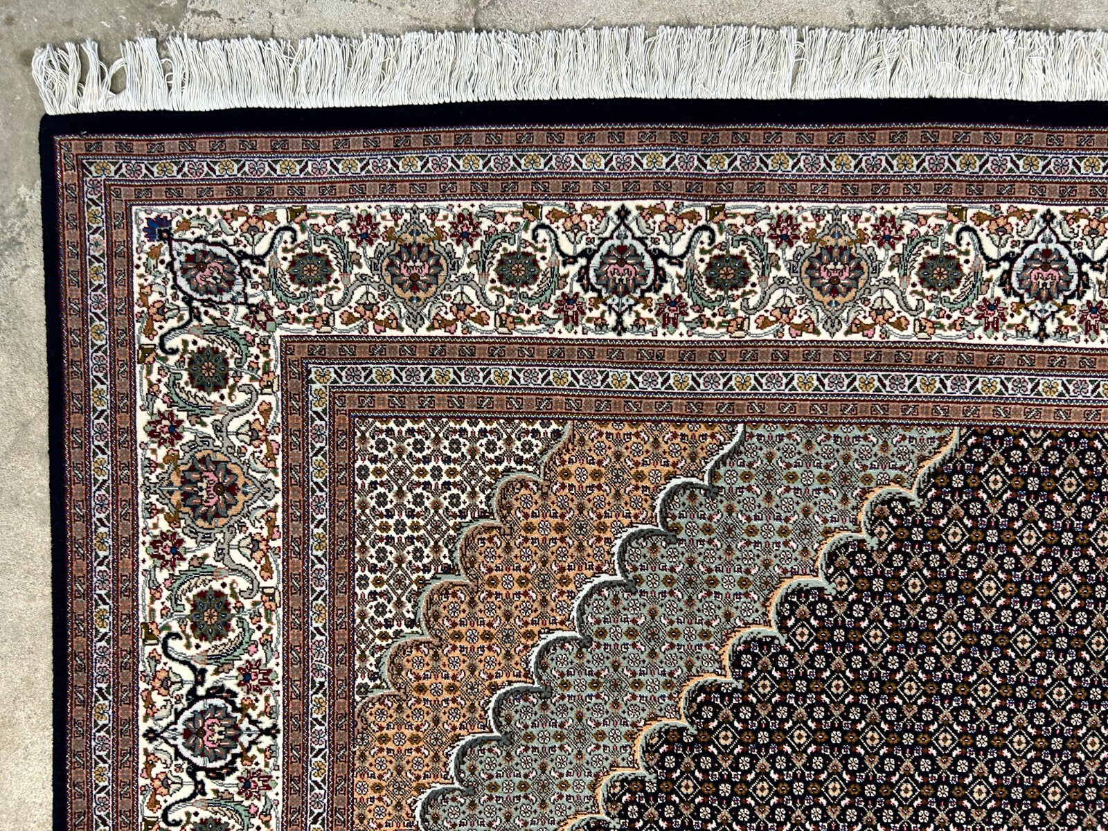 6'8"x10' Fine Hand-Knotted Wool & Silk Oriental Tabrize Rug - Area Carpet