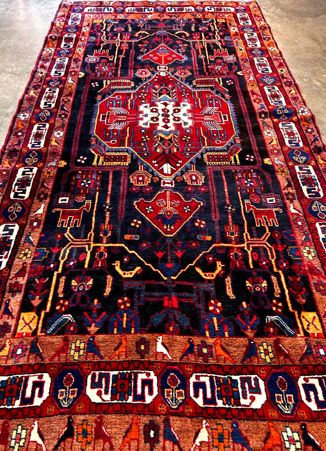 5'5" x 10'4'' Hand-Knotted 100% Lamb Wool Carpet - Nahavande Area Rug