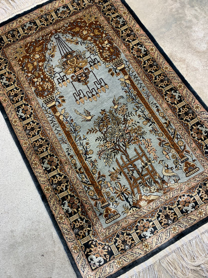 2'7"x4'1" Very Fine Hand-Knotted 100% Silk Prayer Rug
