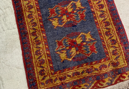 1'6"x4'0" Hand-Knotted 100% Wool Pile Oriental Runner Rug