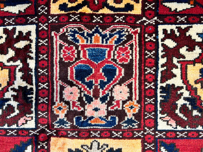 6'10"x10'1" Hand-Knotted 100% Lamb Wool Bakhtiarie Carpet - Area Rug