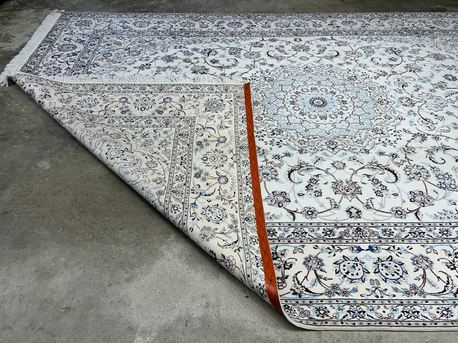 8'4"x12'1" Extra Fine Hand-Knotted Wool & Silk Naine Rug