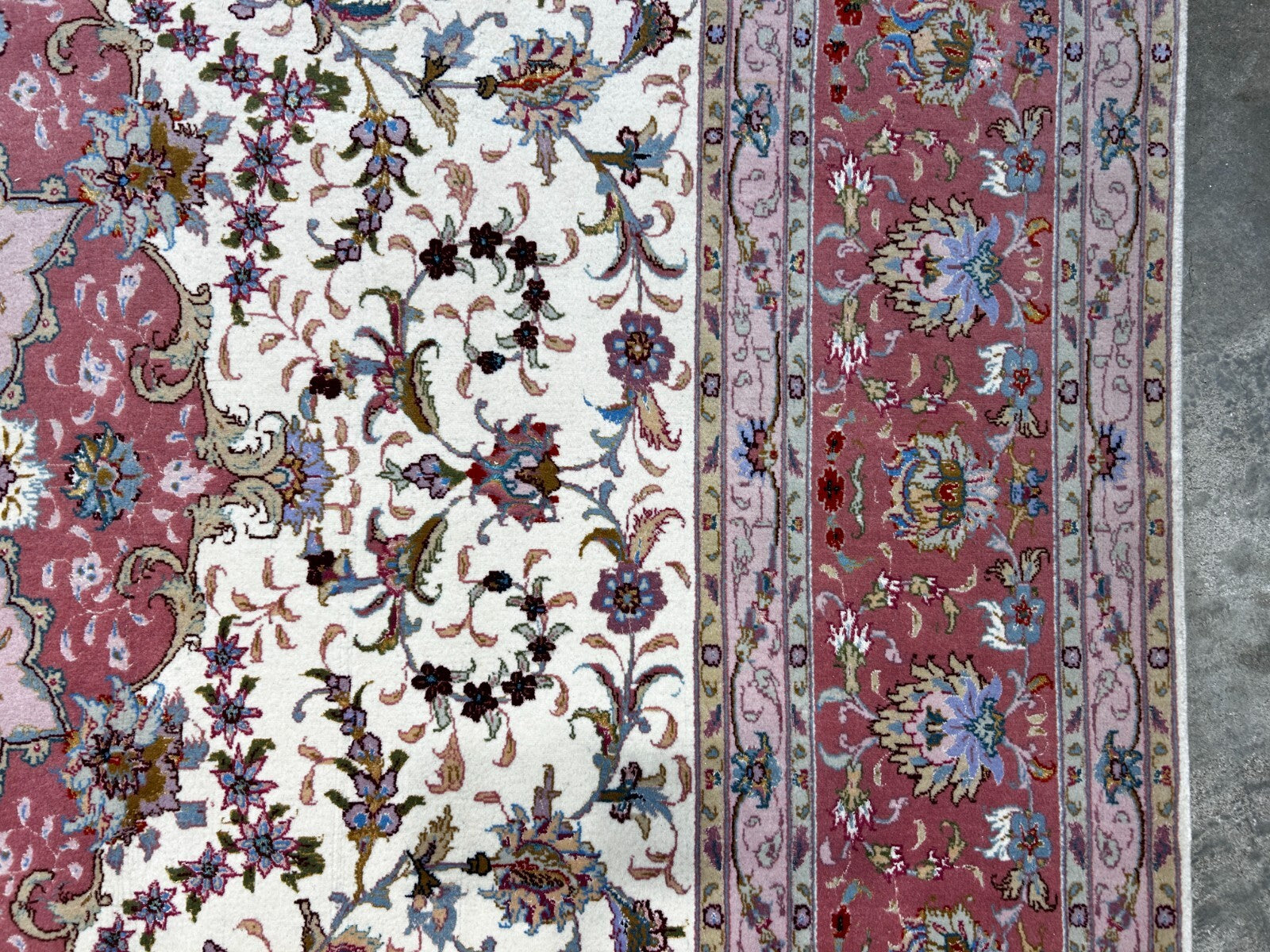 8'4"x11'3" Very Fine Hand-Knotted Wool & Silk Oriental Rug - Area Carpet