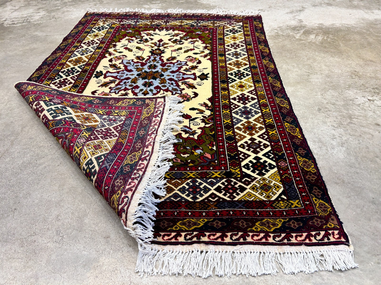 3'3"x4'9'' Hand-Knotted 100% Wool Afghan Medallion Area Rug