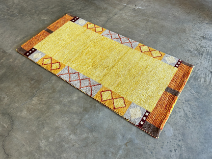 2'x4' Hand-Knotted 100% Wool Pile Gabbeh Rug