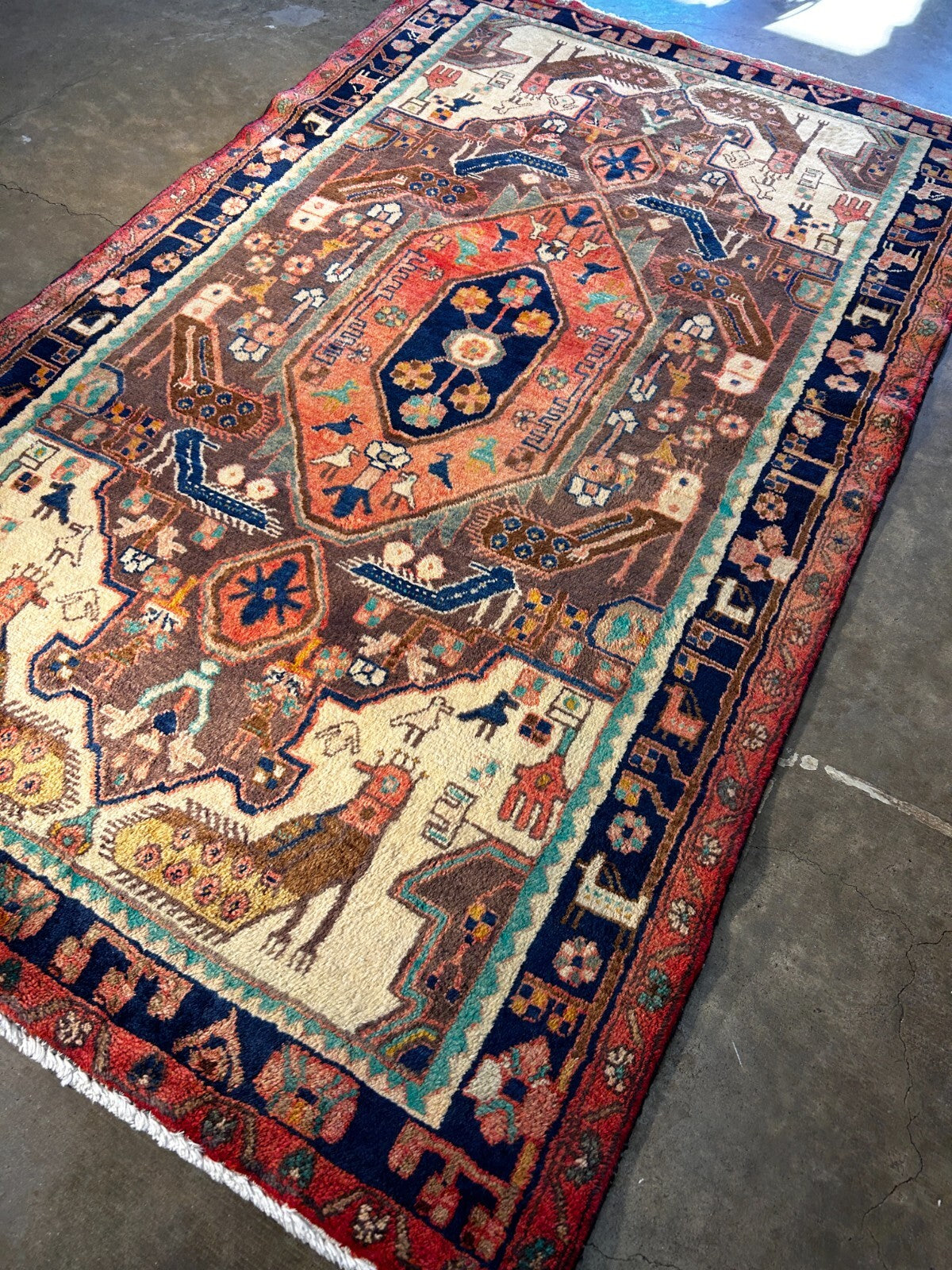 4'9" x 7'10" Hand-Knotted 100% Wool Pile Nahavande Area Rug
