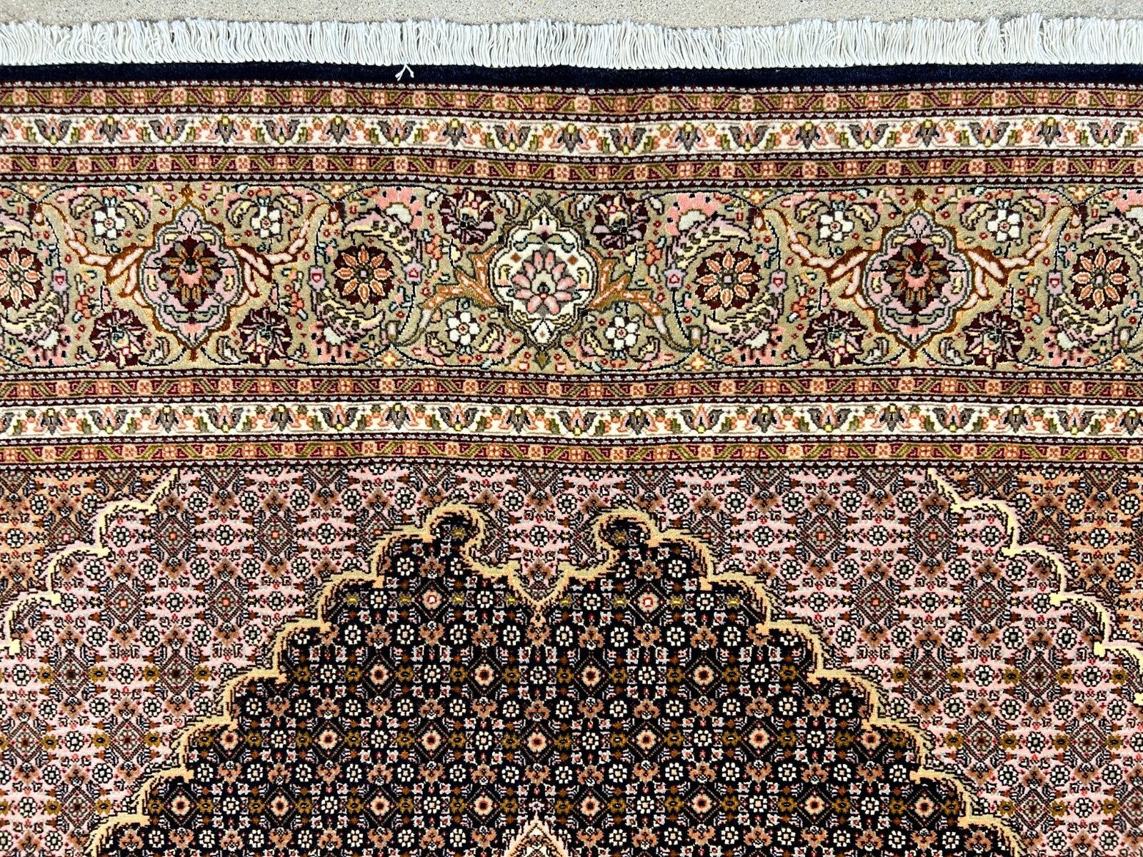 6'7"x9'7" Fine Hand-Knotted Wool & Silk Blend Tabrize Mahi Carpet - Area Rug