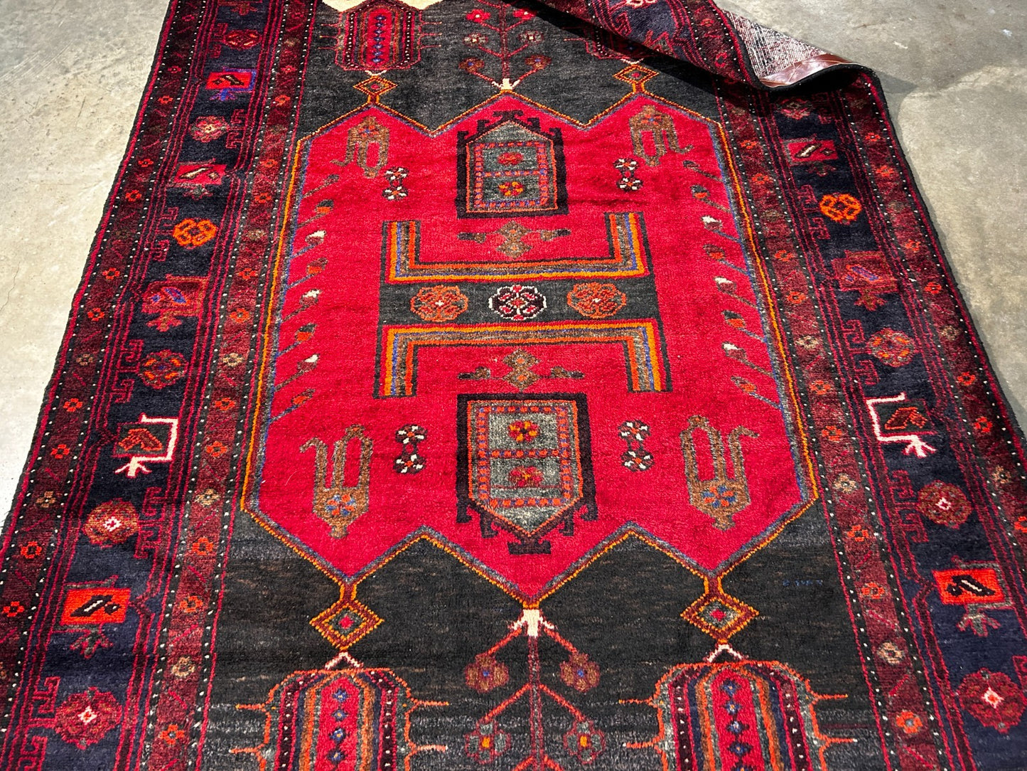 4'11" x 8'5" Hand-Knotted 100% Wool Pile Hamadane Area Rug