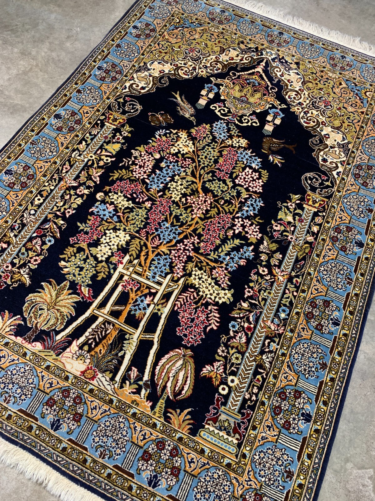 4'7" x 6'7'' Hand-Knotted 100% Wool Pile Qume Prayer Rug