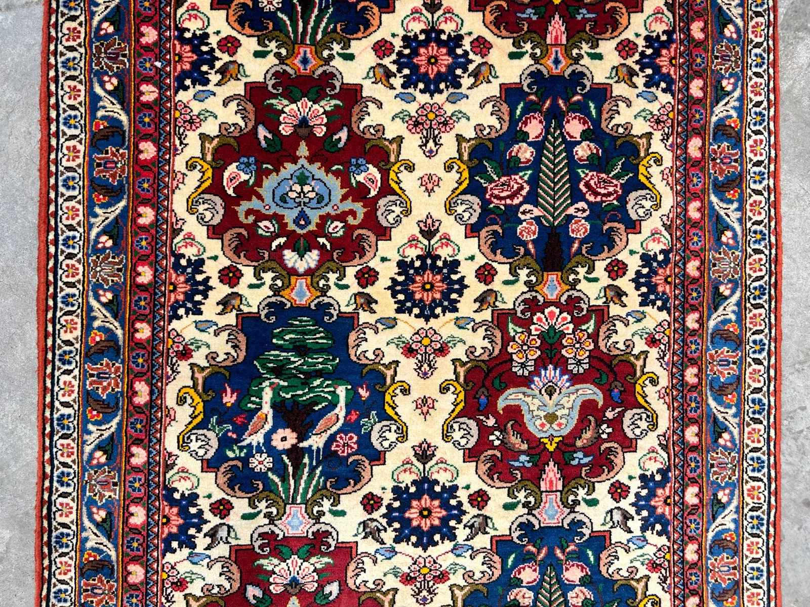 3'x5'1" Hand-Knotted 100% Wool Pile Bakhtiarie Area Rug