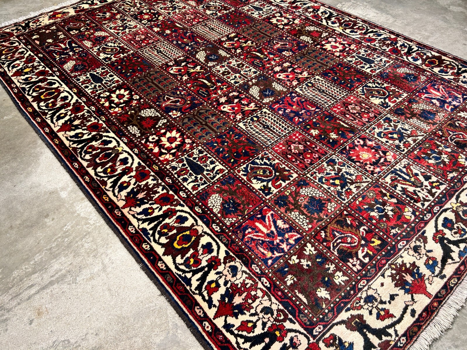 7'2"x10'2" Hand-Knotted 100% Lamb Wool Bakhtiarie Carpet - Area Rug