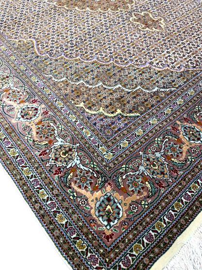 4'7"x6'7" Fine Hand-Knotted Wool & Silk Blend Tabrize Mahi Carpet - Area Rug