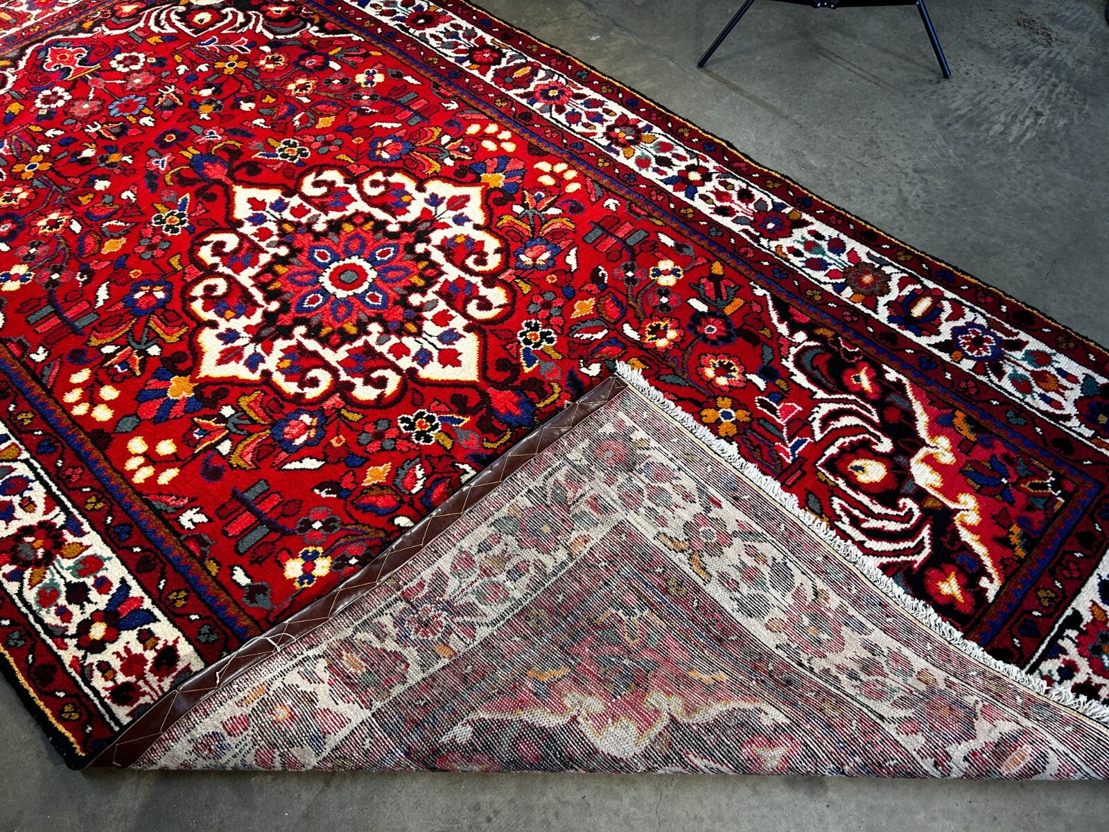 5'7" x 10' Hand-Knotted 100% Wool Pile Bakhtiare Area Rug