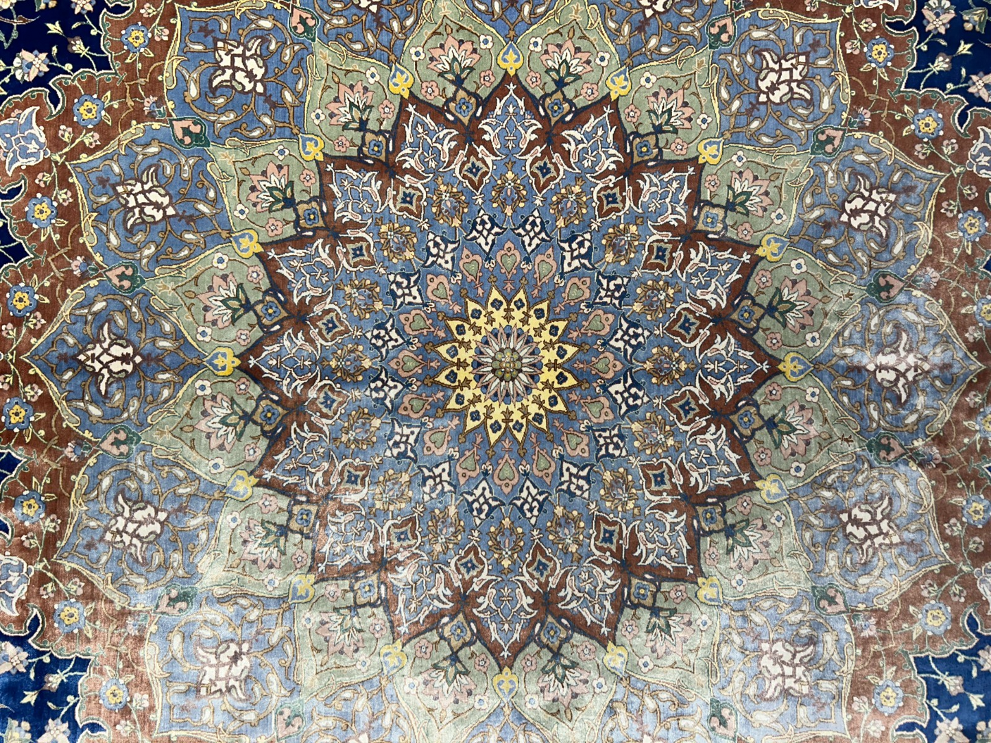 10'1"x13'1" Exquisite Signed Hand-Knotted 100% Silk Qume Rug