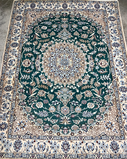 3'8"x4'10'' Hand-Knotted Very Fine Silk & Wool Naine Area Rug