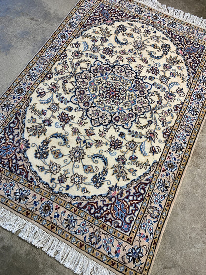 3'3"x4'10''  Very Fine Hand-Knotted Silk & Wool Naine Area Rug - Area Carpet