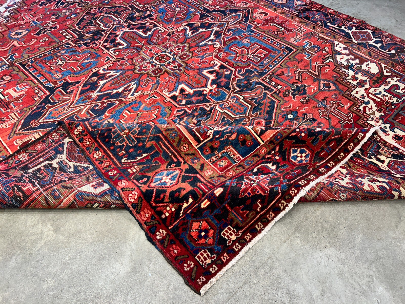 8'3"x11'4" Hand-Knotted 100% Wool Pile Herize Rug