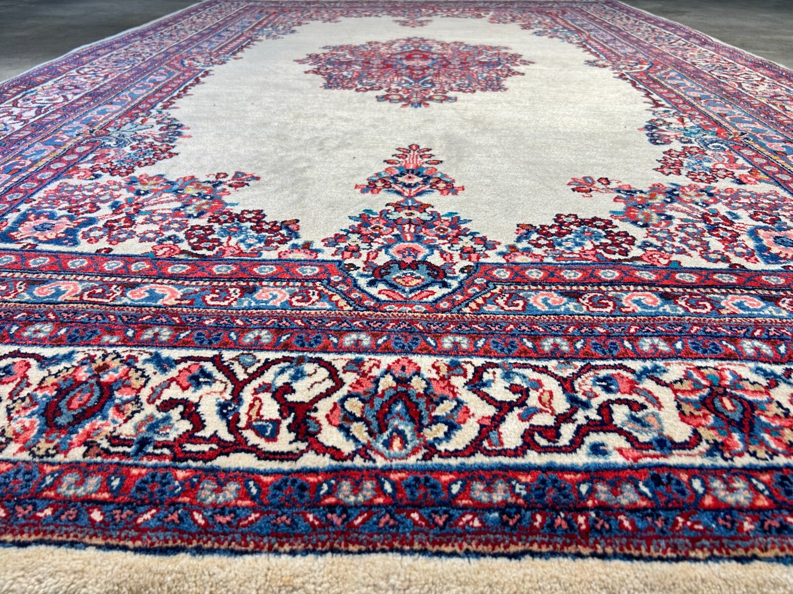 6'3"x9'5" Hand-Knotted 100% Wool Pile Sarouke Carpet - Area Rug