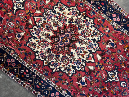 5'2" x 8'5'' Hand-Knotted 100% Wool Bakhtiare Area Rug